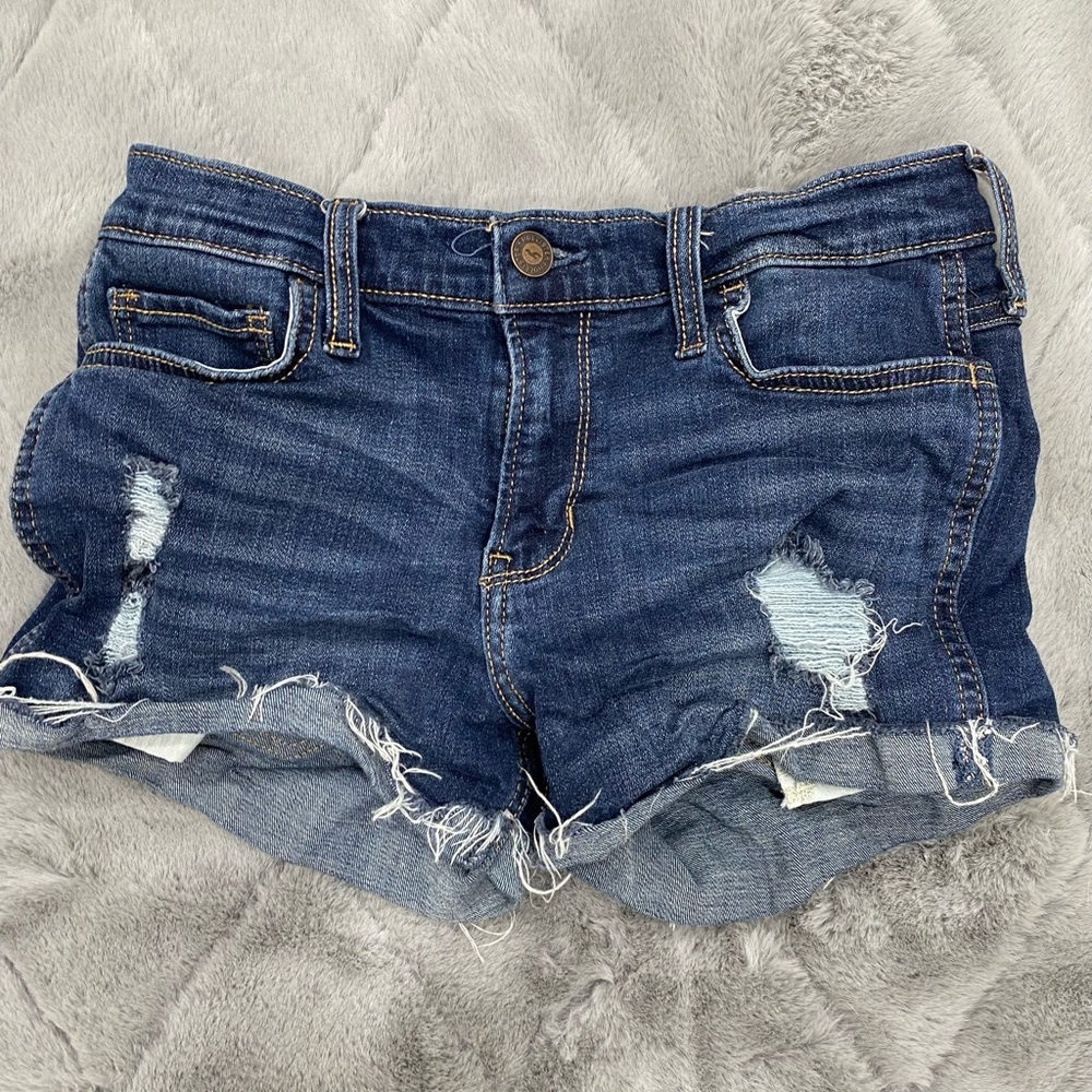 Hollister denim cut off shorts size 3 EUC
